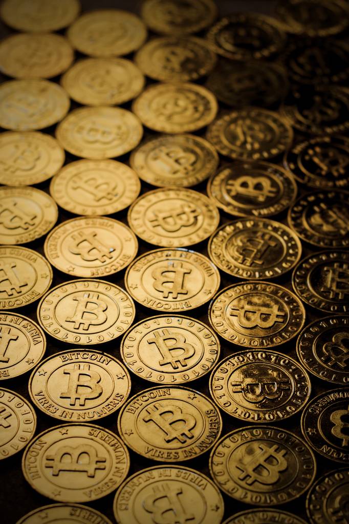 多家比特币矿企6月挖矿产出下降因德州启动电力管理计划