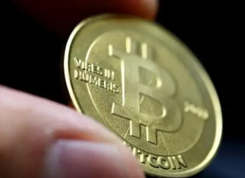 股价已不及币价!“最大比特币财库”MSTR成焦点CEO坚决否认抛售称“继续囤币”